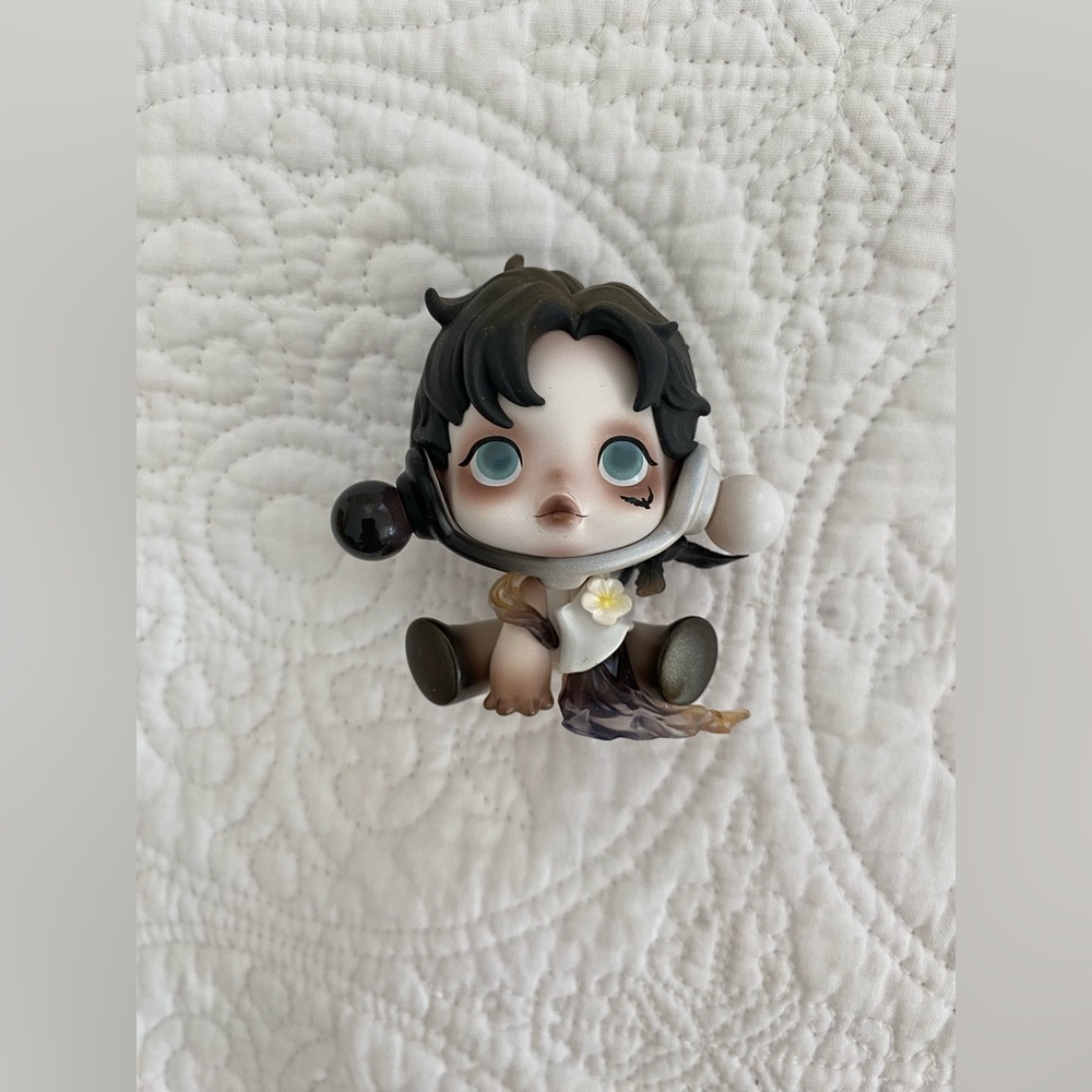 Pop Mart SKULLPANDA The Ink Plum Blossom Series Figure Blind Box (The Bridge)